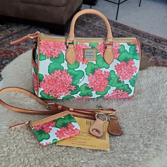 Beautiful Dooney & Bourke Red Geranium Leather Satchel, Key Ring, Wallet Set ♥️ - Picture 17 of 17